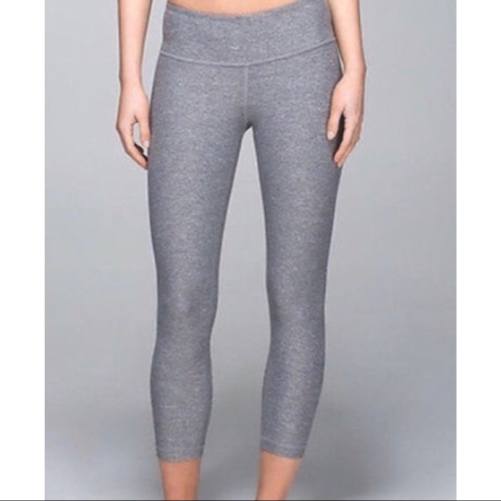 Lululemon 3/4 cropped light grey leggings